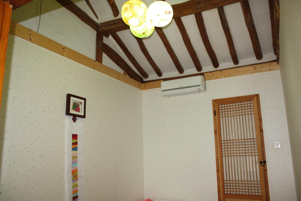 Dukmanjae Hotel Jeonju Exterior photo