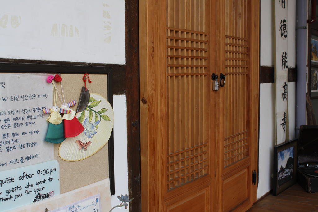 Dukmanjae Hotel Jeonju Exterior photo